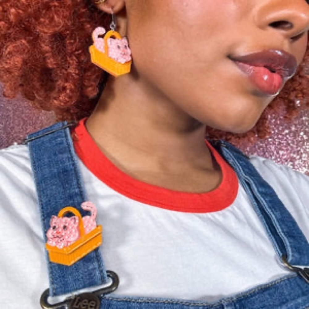 NIB “Cozy Custard Cat” Mini brooch by Erstwilder Released  May 12,2025 - Picture 3 of 6